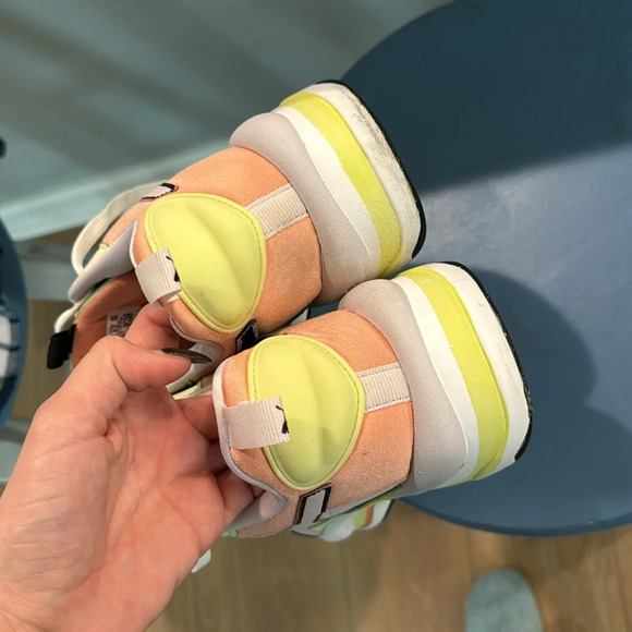 Puma Women's Multi Curve Mismatch Sneakers - Picture 9 of 13